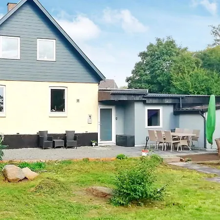Holiday home 7 Person In Aakirkeby